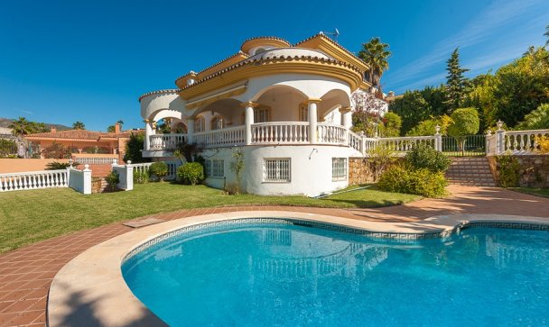 Villa - Resale - Benalmadena - Benalmadena Centro