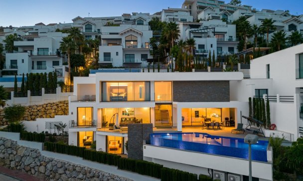 Villa - Resale - Benalmadena - Benalmadena Costa