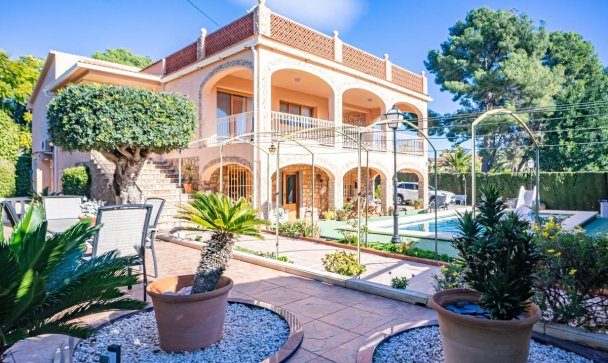 Villa - Resale - Benidorm - Benidorm Centro