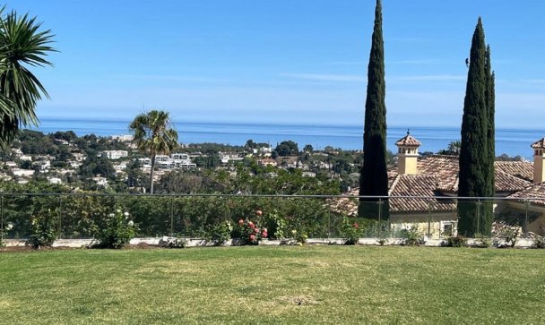Villa - Resale - El Paraiso - El Paraiso
