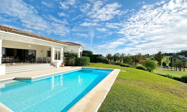 Villa - Resale - El Paraiso - El Paraiso