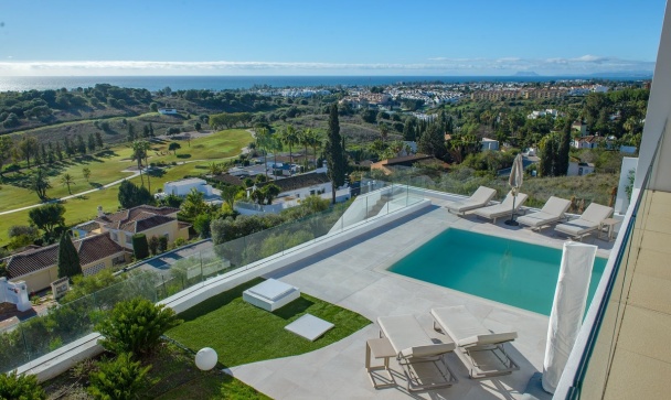 Villa - Resale - El Paraiso - El Paraiso