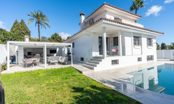 Villa - Resale - El Paraiso - El Paraiso