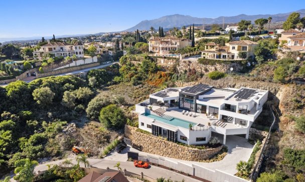 Villa - Resale - El Paraiso - El Paraiso