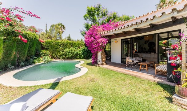 Villa - Resale - Estepona - Atalaya