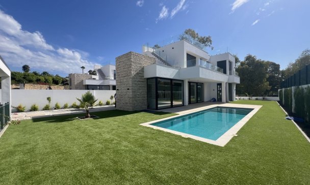 Villa - Resale - Estepona - Atalaya