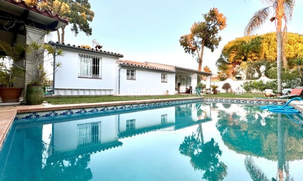 Villa - Resale - Estepona - Atalaya
