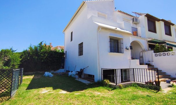 Villa - Resale - Estepona - Atalaya