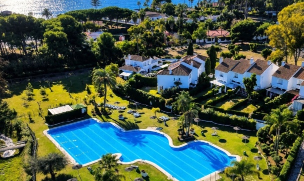 Villa - Resale - Estepona - Benamara