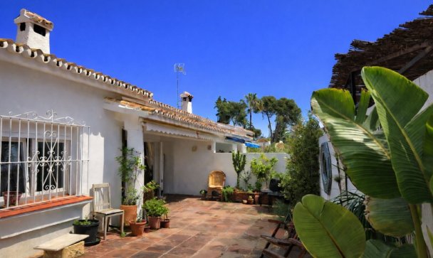 Villa - Resale - Estepona - Benamara