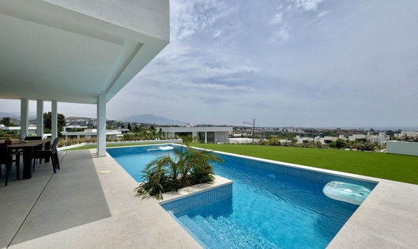 Villa - Resale - Estepona - Cancelada