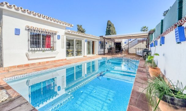 Villa - Resale - Estepona - Costalita