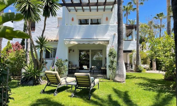 Villa - Resale - Estepona - Costalita