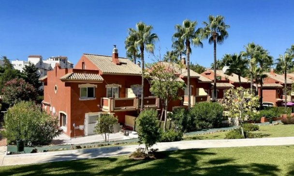 Villa - Resale - Estepona - Estepona Centro