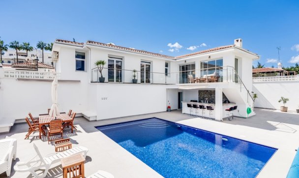 Villa - Resale - Estepona - Estepona Centro