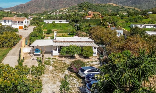 Villa - Resale - Estepona - Estepona Centro