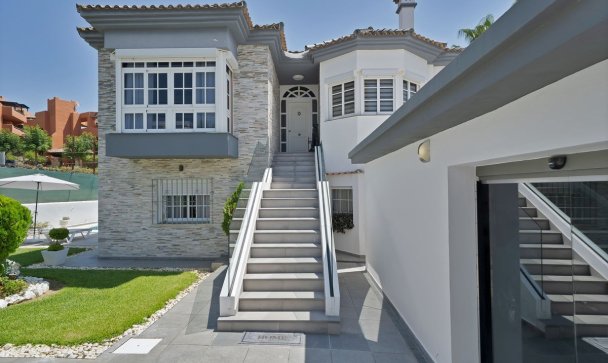 Villa - Resale - Estepona - Estepona Centro