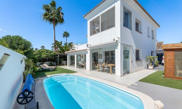 Villa - Resale - Estepona - Estepona Centro