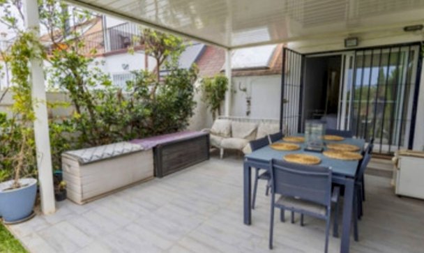Villa - Resale - Estepona - Estepona Centro