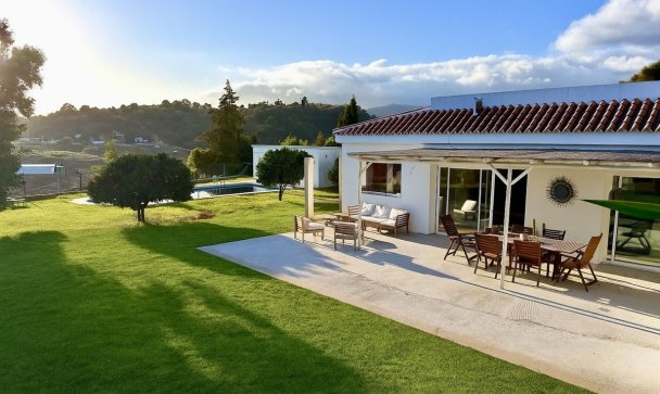 Villa - Resale - Estepona - Estepona Centro