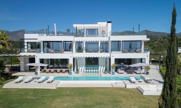 Villa - Resale - Estepona - Estepona Centro