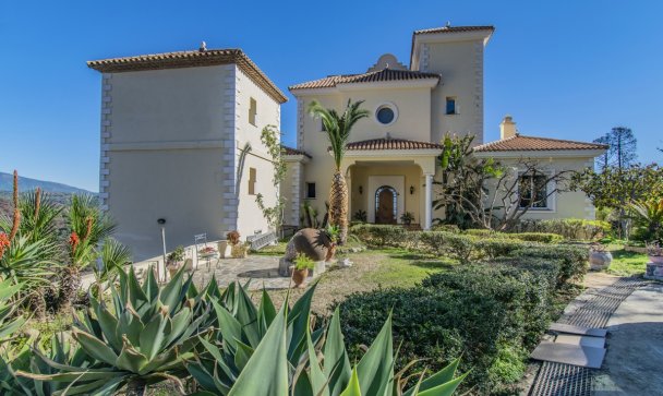Villa - Resale - Estepona - Estepona Centro
