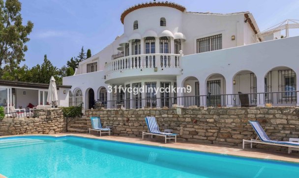 Villa - Resale - Estepona - Estepona Centro