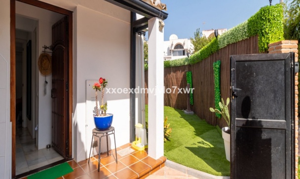 Villa - Resale - Estepona - Estepona Centro