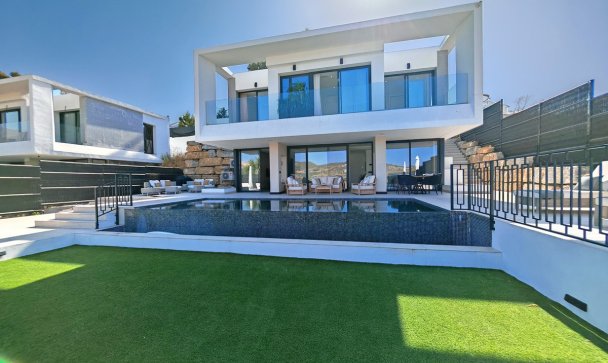 Villa - Resale - Estepona - Estepona Centro