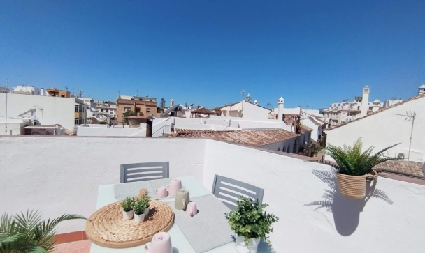Villa - Resale - Estepona - Estepona Centro