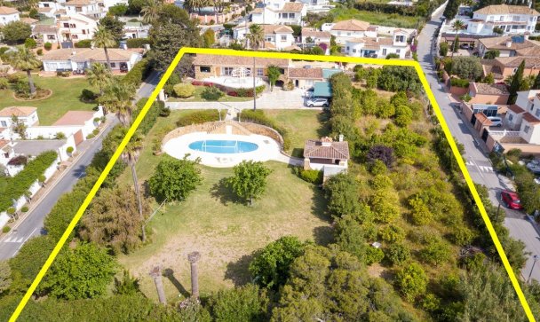 Villa - Resale - Estepona - Estepona Centro