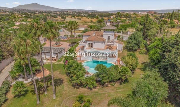 Villa - Resale - Estepona - Estepona Centro