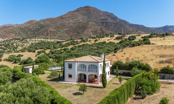 Villa - Resale - Estepona - Estepona Centro