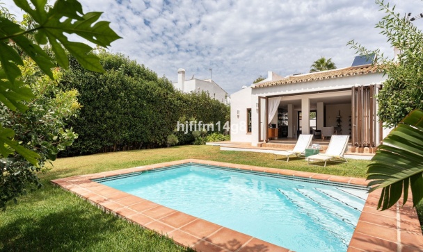 Villa - Resale - Estepona - Estepona Centro