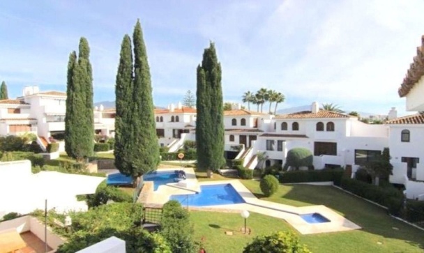 Villa - Resale - Estepona - Estepona Centro