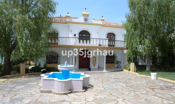 Villa - Resale - Estepona - Estepona Centro