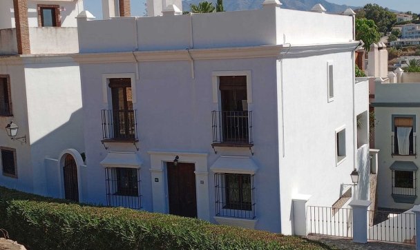 Villa - Resale - Estepona - Estepona Centro