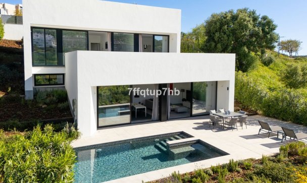 Villa - Resale - Estepona - Estepona Centro