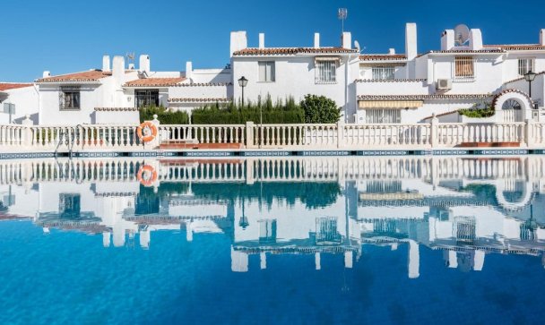 Villa - Resale - Estepona - Estepona Centro