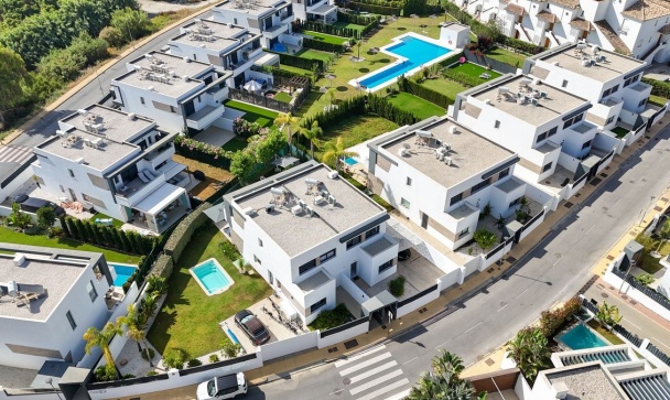 Villa - Resale - Estepona - Selwo