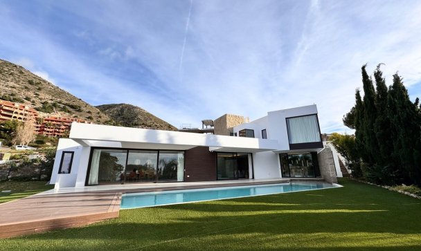 Villa - Resale - Fuengirola - Higueron