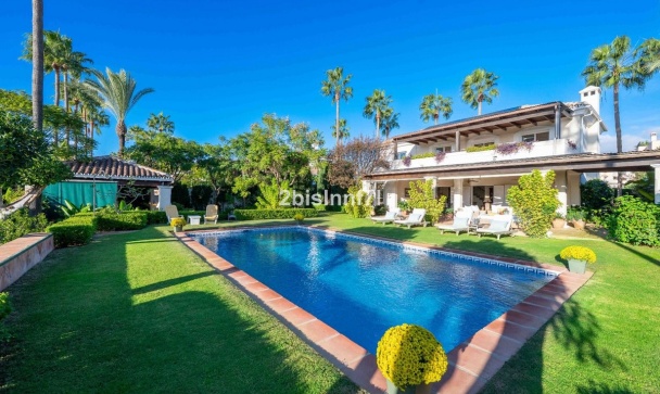 Villa - Resale - Marbella - Elviria
