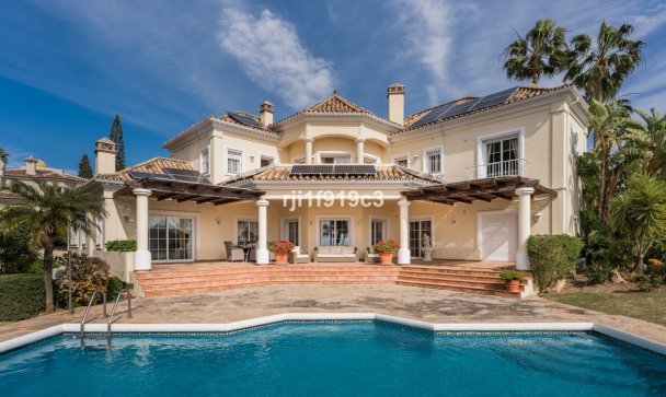 Villa - Resale - Marbella - Elviria