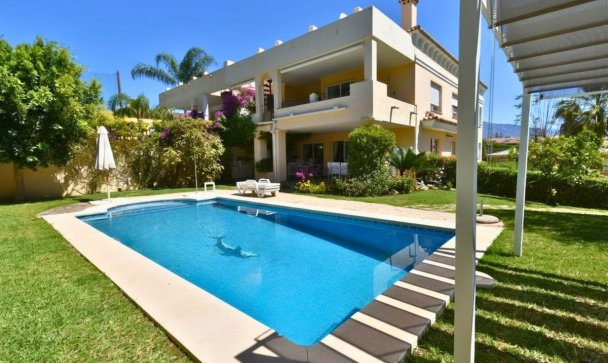 Villa - Resale - Marbella - Guadalmina Alta