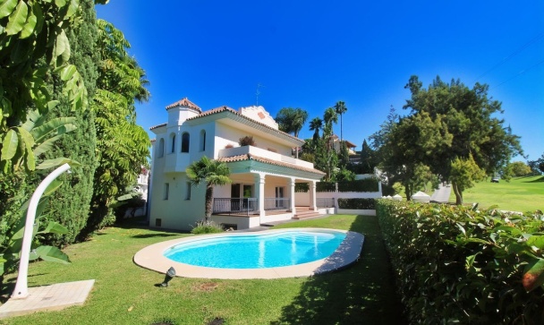 Villa - Resale - Marbella - Guadalmina Alta