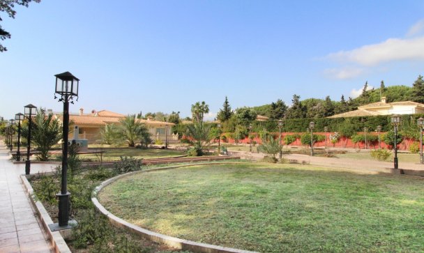 Villa - Resale - Marbella - Guadalmina Baja