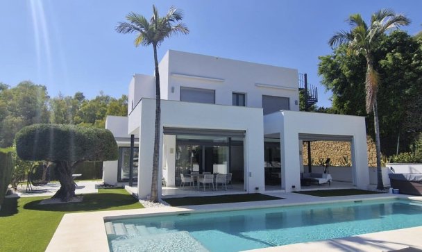 Villa - Resale - Marbella - Nueva Andalucía