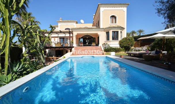Villa - Resale - Marbella - Nueva Andalucía