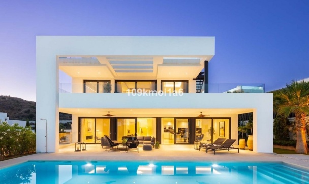 Villa - Resale - Marbella - Nueva Andalucía