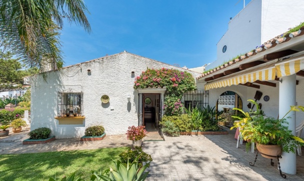 Villa - Resale - Marbella - Nueva Andalucía
